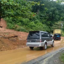 Akses Jalur Padang-Painan Kembali Normal Pasca Longsor, Pembersihan Selesai dalam 3 Jam