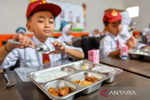 Aksi Pro dan Kontra Program Makan Bergizi Gratis Mengguncang Berbagai Kota di Indonesia
