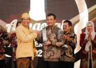 Gubernur Ahmad Luthfi Raih Penghargaan Tokoh Penggerak UMKM dan Ekonomi Kreatif