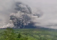 Gunung Semeru Kembali Erupsi: Aktivitas Vulkanik yang Mengkhawatirkan dan Perjuangan Petugas di Lapangan