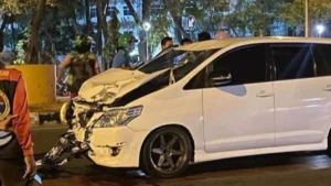 Kecelakaan Tragis: Mobil Tabrak Pemotor dan Tiga Mobil di Duren Sawit, 1 Orang Tewas