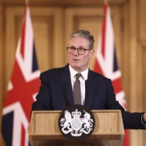 Keir Starmer Mundur: Era Baru Politik Inggris dengan Andy Burnham di Ujung Tangan