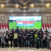 Kemanunggalan TNI dan Rakyat Terwujud dalam Nobar Piala Dunia di Blora
