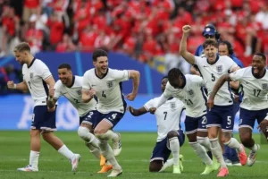 New Zealand Menangkan Seri Melawan Inggris dengan Kemenangan Dramatis