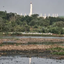 Normalisasi Situ Pengarengan oleh Dinas SDA Depok: Pengangkatan Sedimen Lumpur Setebal 2 Meter untuk Cegah Banjir