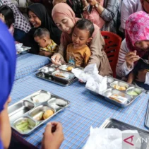 Tanggapan Beragam Orangtua Terhadap Penghentian Program Makan Bergizi Gratis di Surabaya