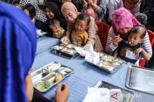 Tanggapan Beragam Orangtua Terhadap Penghentian Program Makan Bergizi Gratis di Surabaya