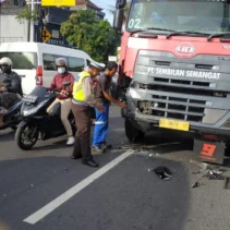 Tragedi Kecelakaan Maut di Denpasar: Blind Spot Truk Menewaskan Pengendara