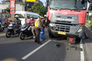 Tragedi Kecelakaan Maut di Denpasar: Blind Spot Truk Menewaskan Pengendara