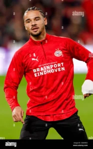 Armando Obispo Menuju Liga Champions: PSV Siap Lepas Bek Tengahnya