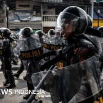 Demo Ricuh di Surabaya: Polisi Bebaskan 24 Demonstran Aksi Indonesia Sekarat Secara Bertahap