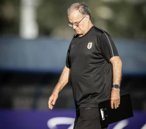 Gaya Eksentrik Marcelo Bielsa: Marah-marah, Blak-blakan Soal Uruguay, dan Pulang