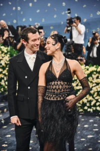 Gaya Memukau Selebriti di Pesta Pernikahan Dua Lipa di Italia