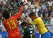 Guillermo Ochoa Mengucapkan Selamat Tinggal di Panggung Terakhirnya: Legenda Sepak Bola Meksiko Memukau Dunia
