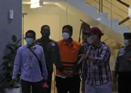 KPK OTT Bupati Kuansing, DPR Soroti Gaji Tak Masuk Akal Kepala Daerah