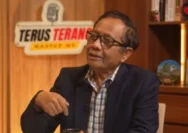 Mahfud MD Ungkap Kisruh Polri dan Kejagung: Setan Ketemu Setan, Biar Saling Bongkar Korupsinya