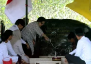 Megawati Ziarah Ke Makam Bung Karno: Bentuk Bakti Anak Kepada Ayahnya dalam Peringatan Kudatuli