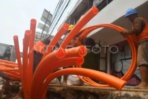 Pramono Pastikan Proyek Penataan Jaringan Kabel Bawah Tanah Segera Dilanjutkan untuk Meningkatkan Kenyamanan Masyarakat