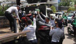 Tragedi di Jalan Kemanggisan: Cerita Ojol yang Motornya Sempat Diangkut Dishub DKI