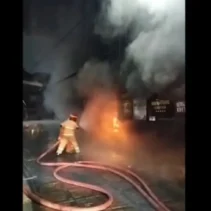 Tragis, Balita 4 Tahun Tewas Terjebak Kebakaran di Surabaya, Kakaknya Lompat dari Jendela