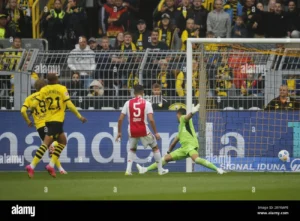 Ajax Resmi Datangkan Julian Brandt dari Borussia Dortmund: Langkah Strategis Menuju Kesuksesan