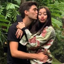 Aura Kasih Akhirnya Mengakui Pacar Baru yang Jarang di Indonesia