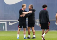 Hansi Flick Kecewa dengan Frenkie de Jong, Barcelona Kebut Transfer Rodri dan Lepas Ronald Araujo ke Liverpool
