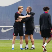 Hansi Flick Kecewa dengan Frenkie de Jong, Barcelona Kebut Transfer Rodri dan Lepas Ronald Araujo ke Liverpool