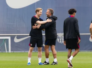 Hansi Flick Kecewa dengan Frenkie de Jong, Barcelona Kebut Transfer Rodri dan Lepas Ronald Araujo ke Liverpool