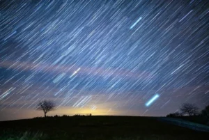 Hujan Meteor Perseid 2026: Pesona Langit yang Terancam Polusi Cahaya