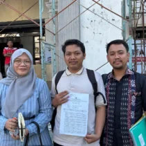 Jurnalis Tolak Damai dan Serahkan Bukti Baru dalam Kasus Kekerasan Polisi di Surabaya