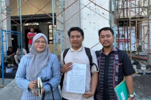 Jurnalis Tolak Damai dan Serahkan Bukti Baru dalam Kasus Kekerasan Polisi di Surabaya