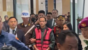 Kejagung Minta Maaf: Tangan Febrie Tak Diborgol, Tanpa Rompi, Masih Terima Gaji