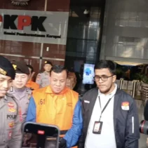 KPK Ungkap Selisih Suap Bupati Kuansing: Siapa yang Menyimpan SGD 2.000?