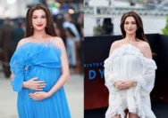Kumpulan Potret Anne Hathaway Pamer Baby Bump Saat Promo The Odyssey, Aktris Ini Tampil Percaya Diri