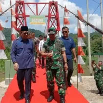 Prabowo Resmikan Jembatan Garuda, Ingatkan Aparat untuk Perhatikan Rakyat Terpencil