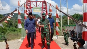 Prabowo Resmikan Jembatan Garuda, Ingatkan Aparat untuk Perhatikan Rakyat Terpencil