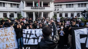 Tragedi Maling Ayam: Ketidakberdayaan di Tengah Kemiskinan dan Hukum yang Tak Berimbang
