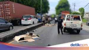 Truk Trailer di Pasuruan Tabrak Pemotor Saat Lampu Merah: 3 Orang Tewas dalam Kecelakaan Maut
